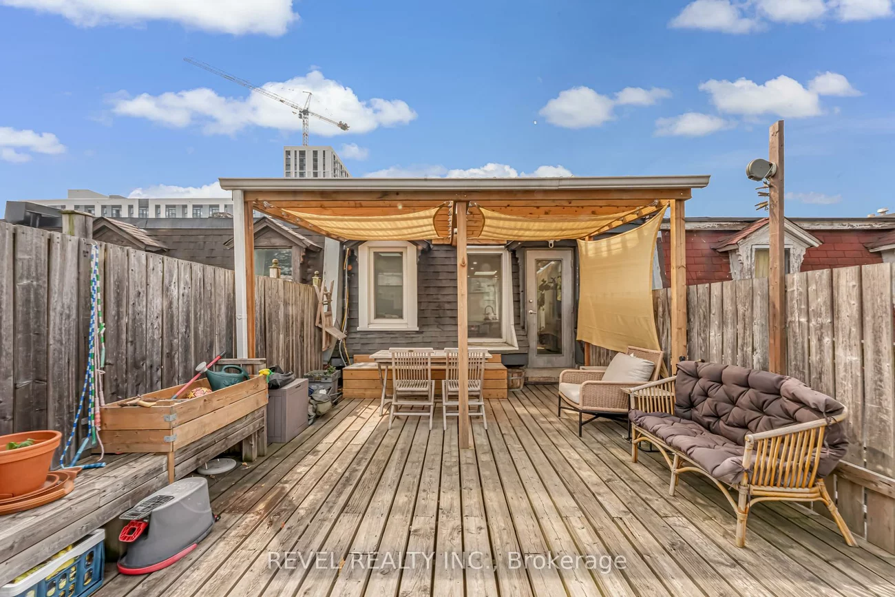 290, Gerrard, Cabbagetown-South St. James Town, Toronto