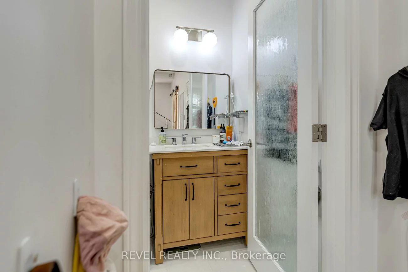 290, Gerrard, Cabbagetown-South St. James Town, Toronto