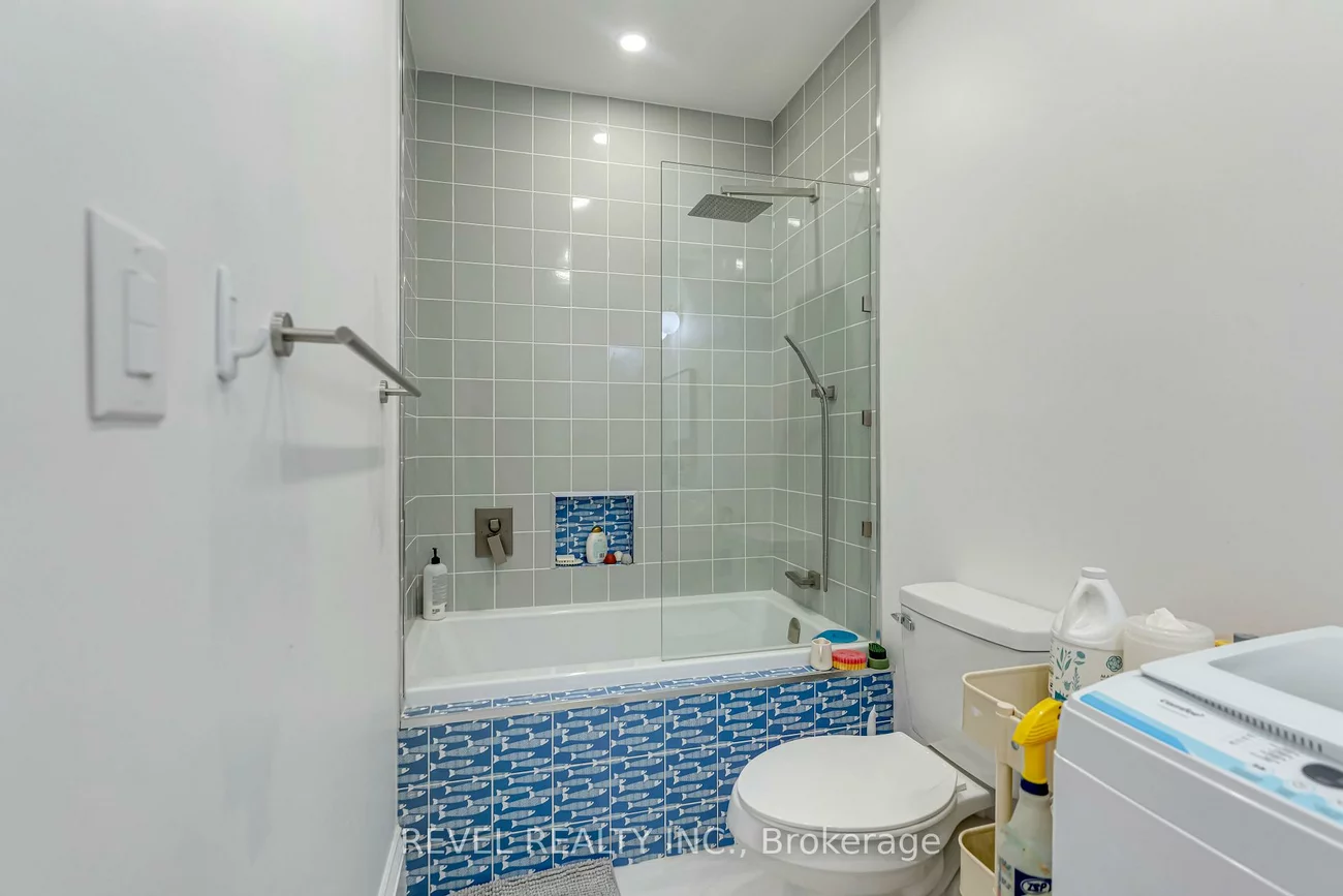 290, Gerrard, Cabbagetown-South St. James Town, Toronto