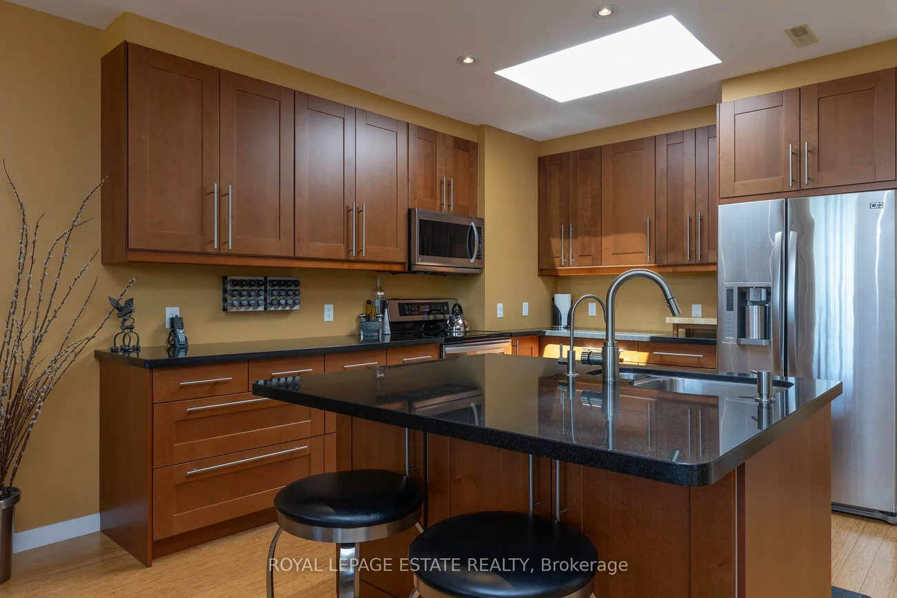 432/434, Queen, Regent Park, Toronto