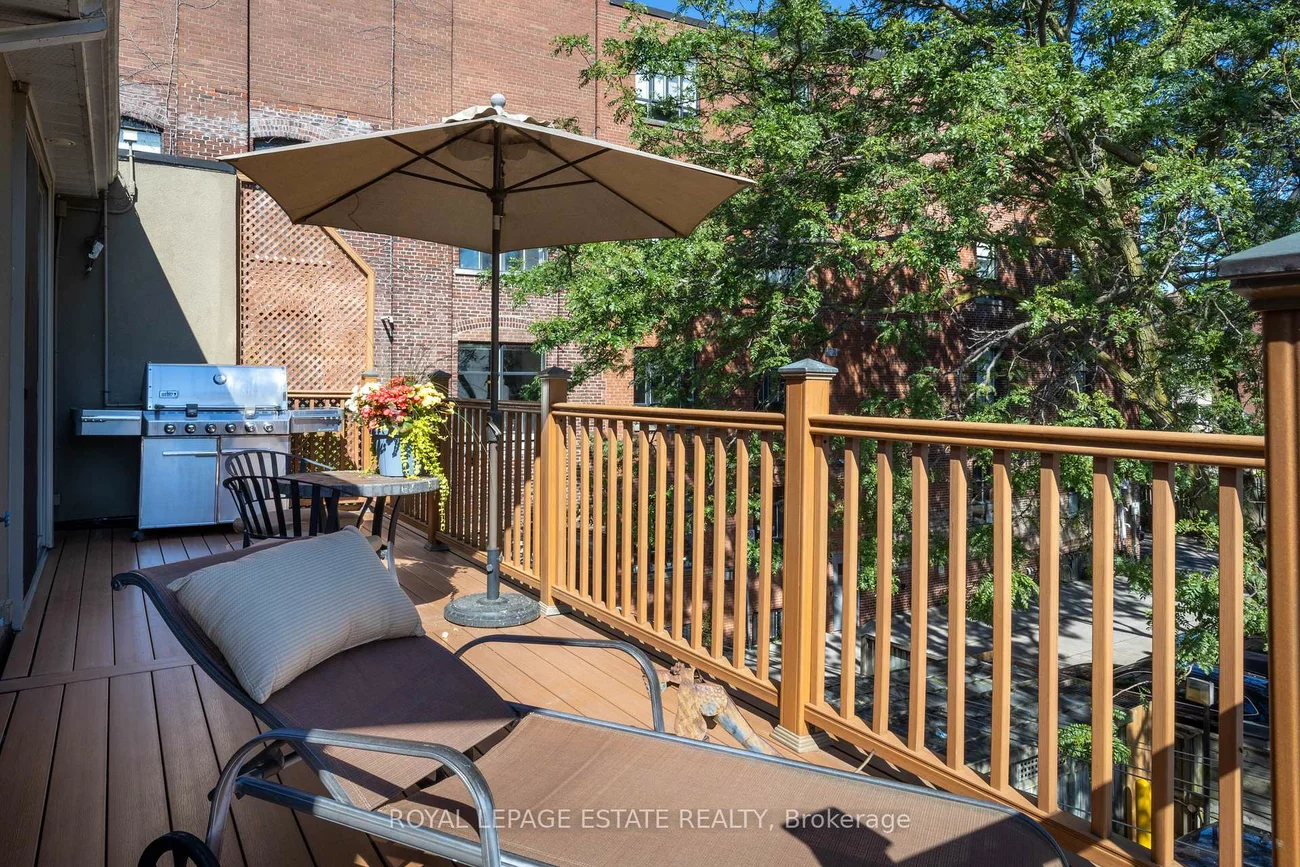 432/434, Queen, Regent Park, Toronto