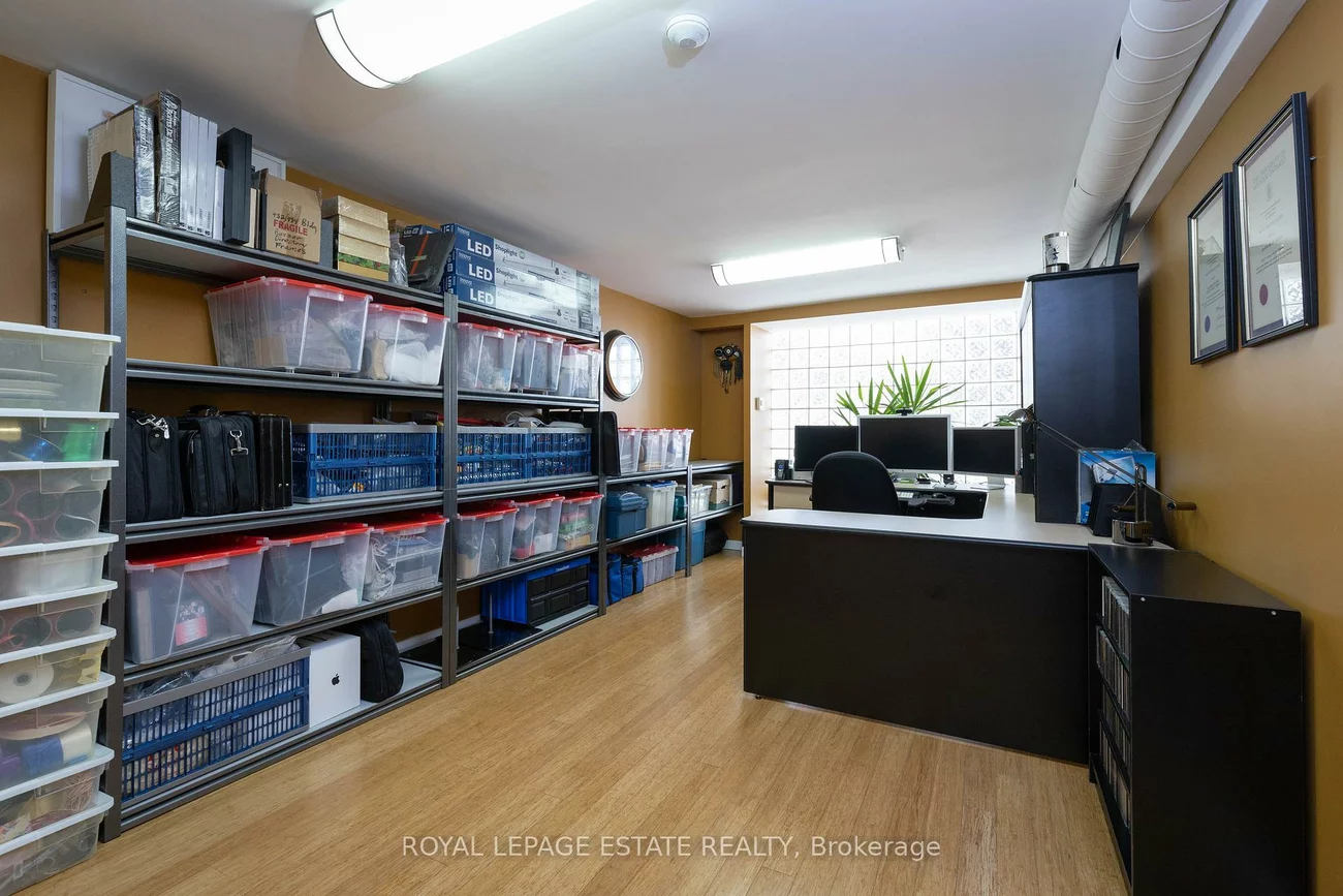 432/434, Queen, Regent Park, Toronto