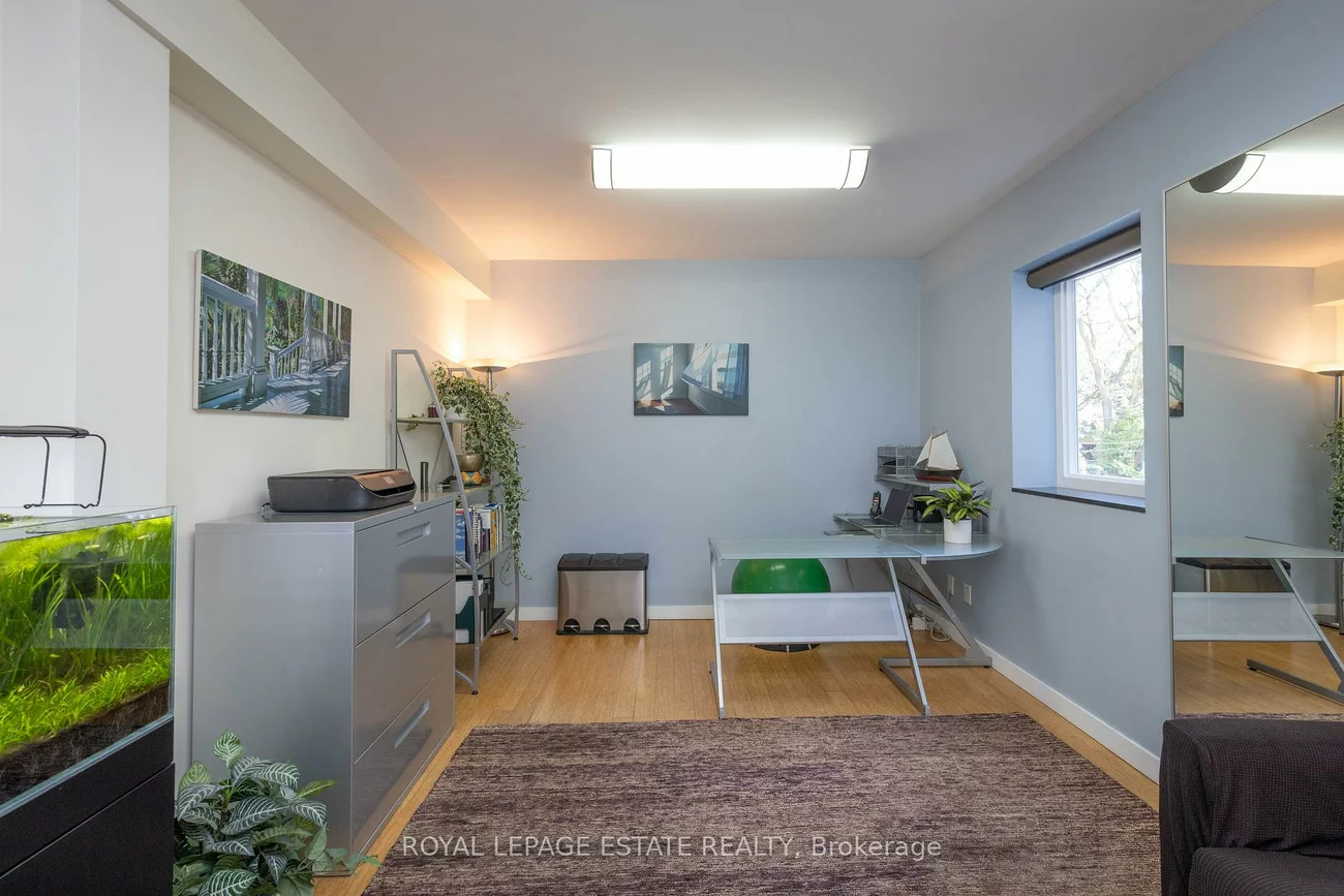 432/434, Queen, Regent Park, Toronto