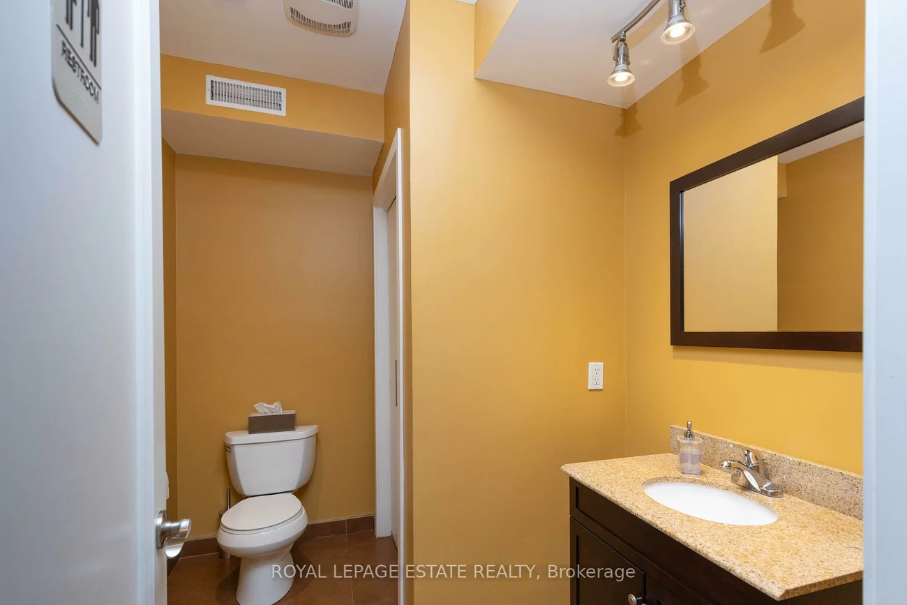 432/434, Queen, Regent Park, Toronto