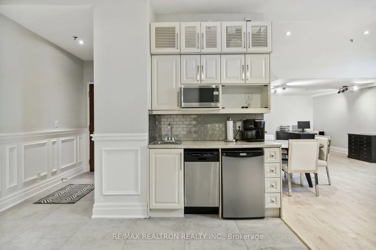 73, Richmond, Bay Street Corridor, Toronto
