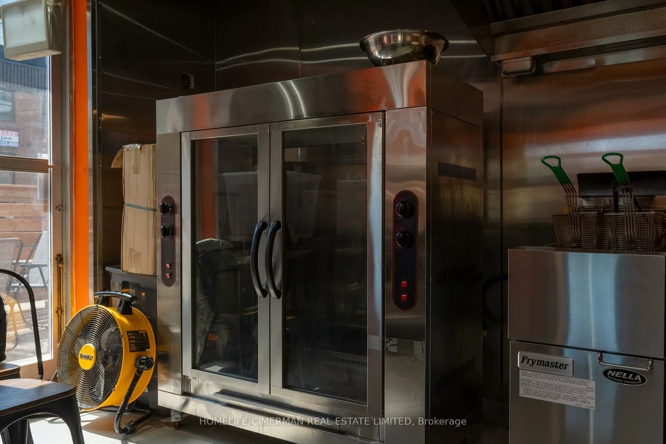 8, Kingsdale, Willowdale East, Toronto