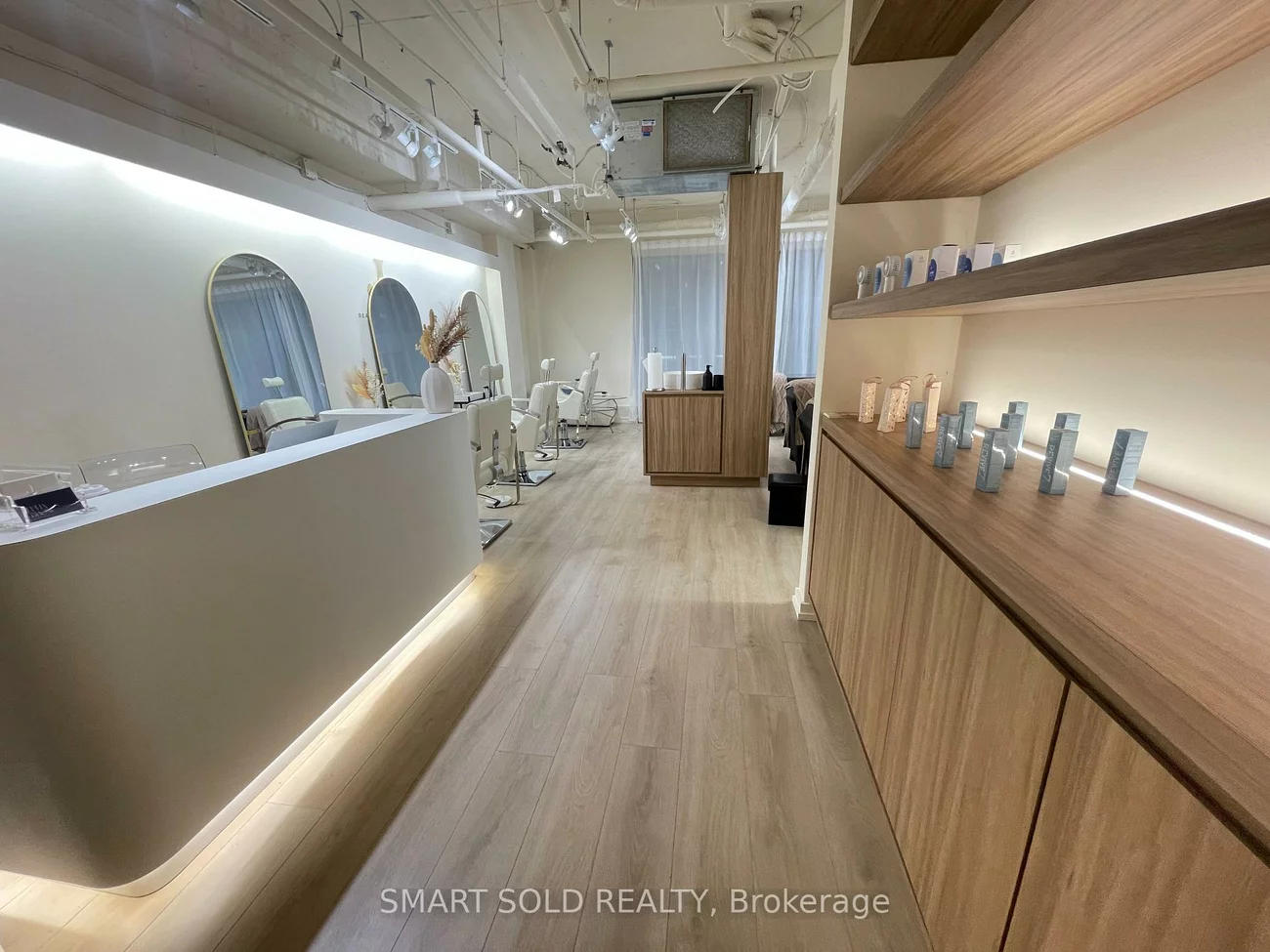 621, Sheppard, Bayview Village, Toronto