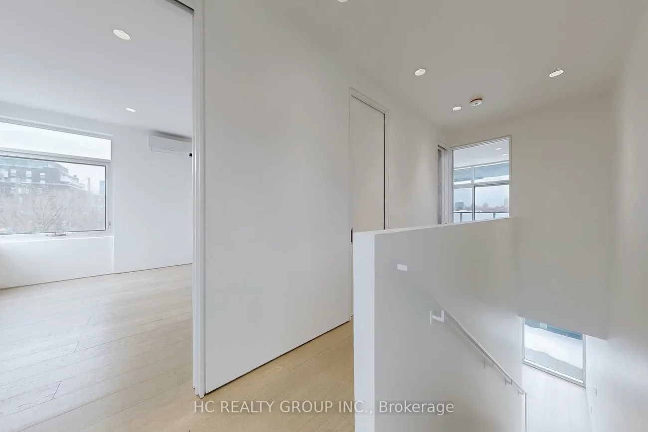 899, Dundas, Trinity-Bellwoods, Toronto