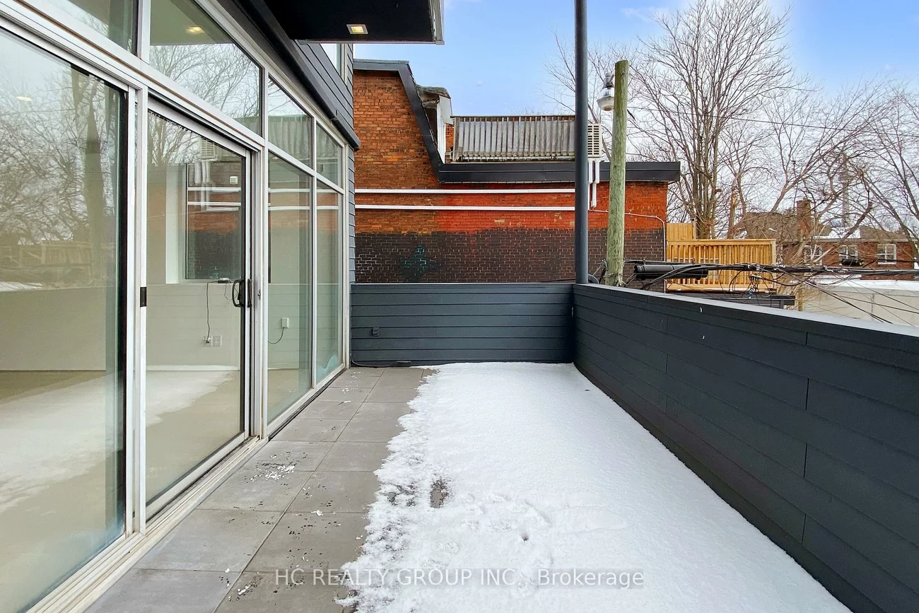 899, Dundas, Trinity-Bellwoods, Toronto