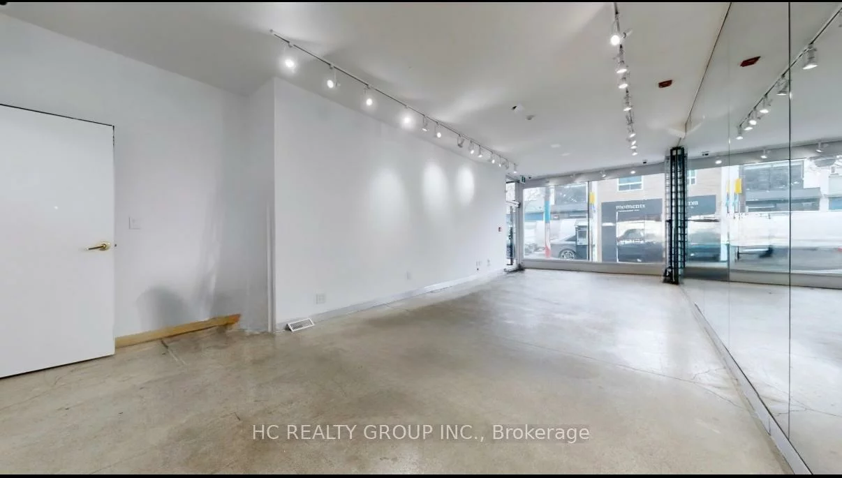 899, Dundas, Trinity-Bellwoods, Toronto