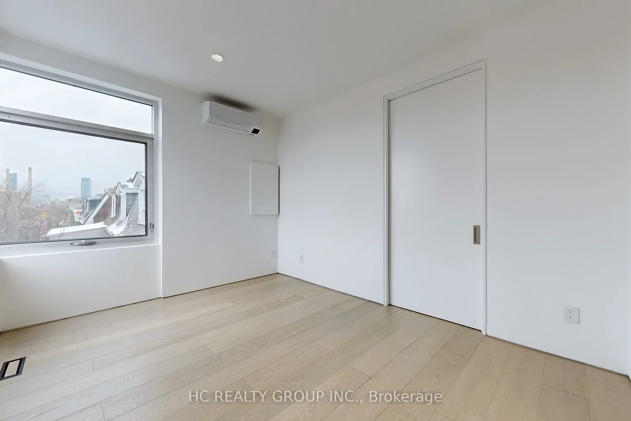 899, Dundas, Trinity-Bellwoods, Toronto