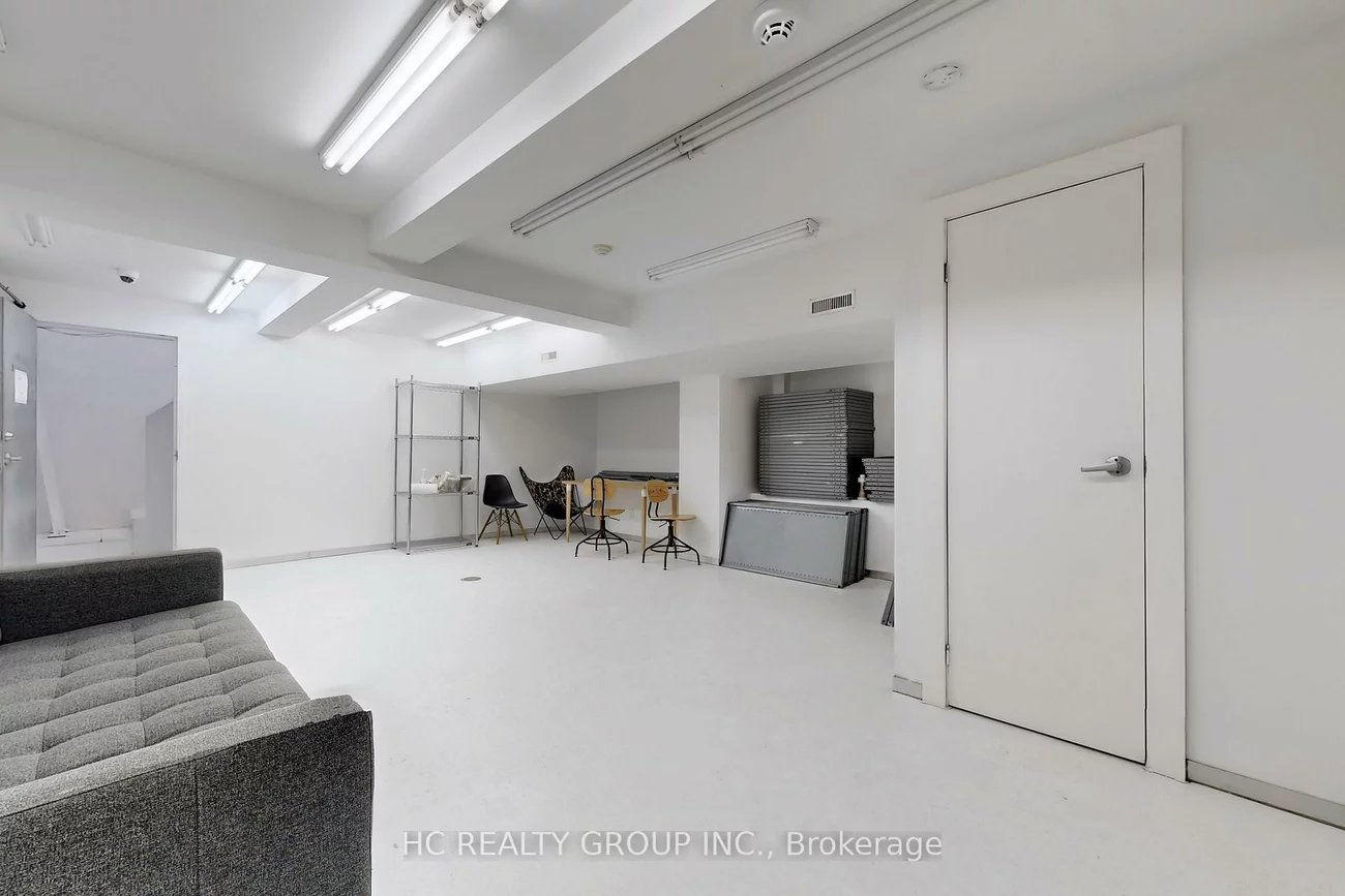 899, Dundas, Trinity-Bellwoods, Toronto