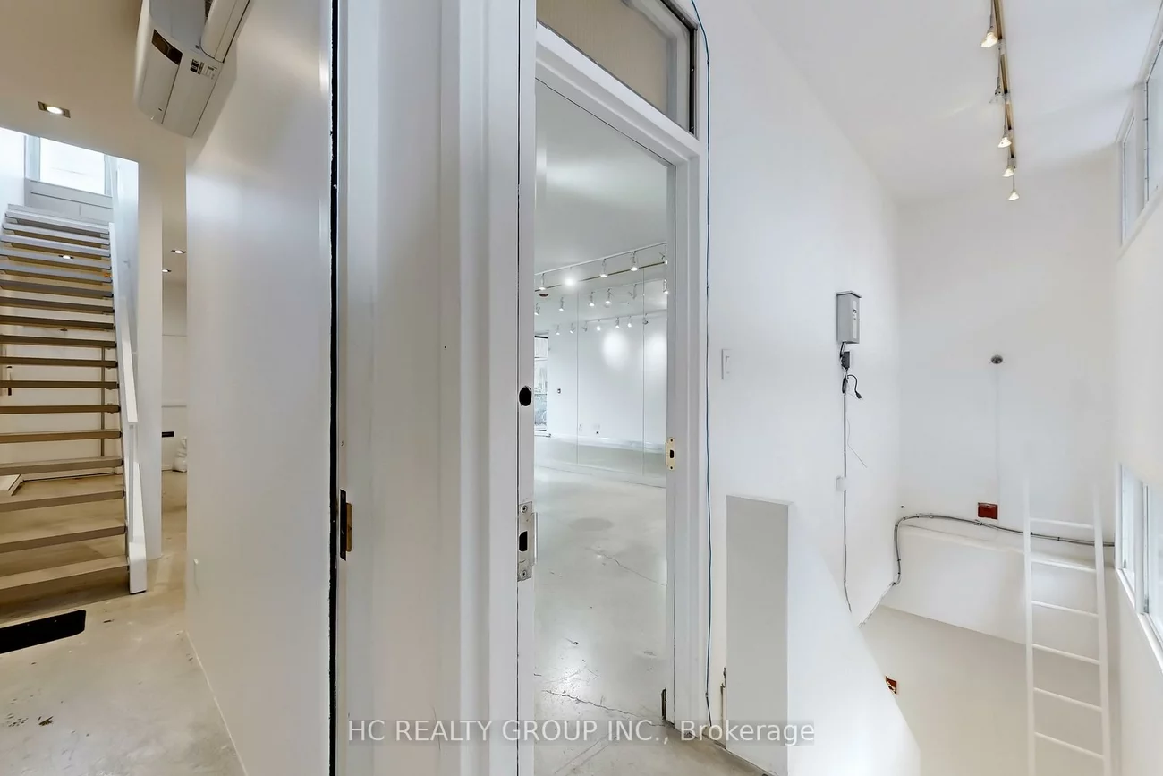 899, Dundas, Trinity-Bellwoods, Toronto
