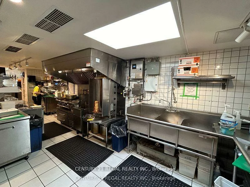 2313, Yonge, Yonge-Eglinton, Toronto