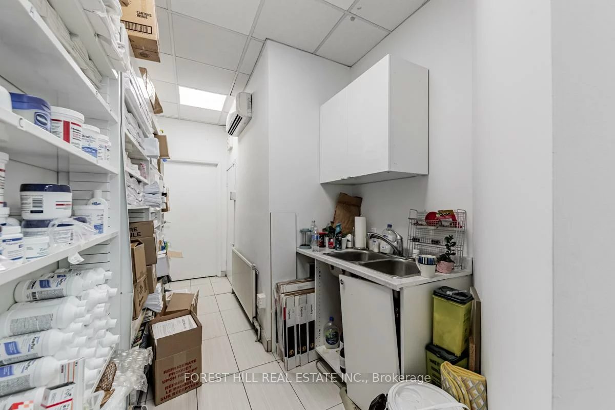 1398, Yonge, Yonge-St. Clair, Toronto