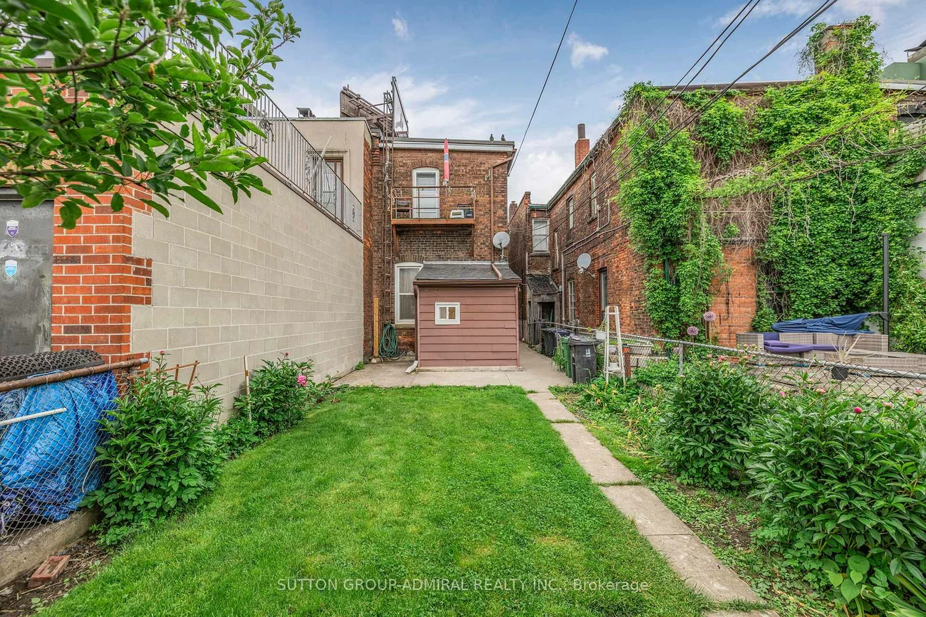 845, College, Trinity-Bellwoods, Toronto