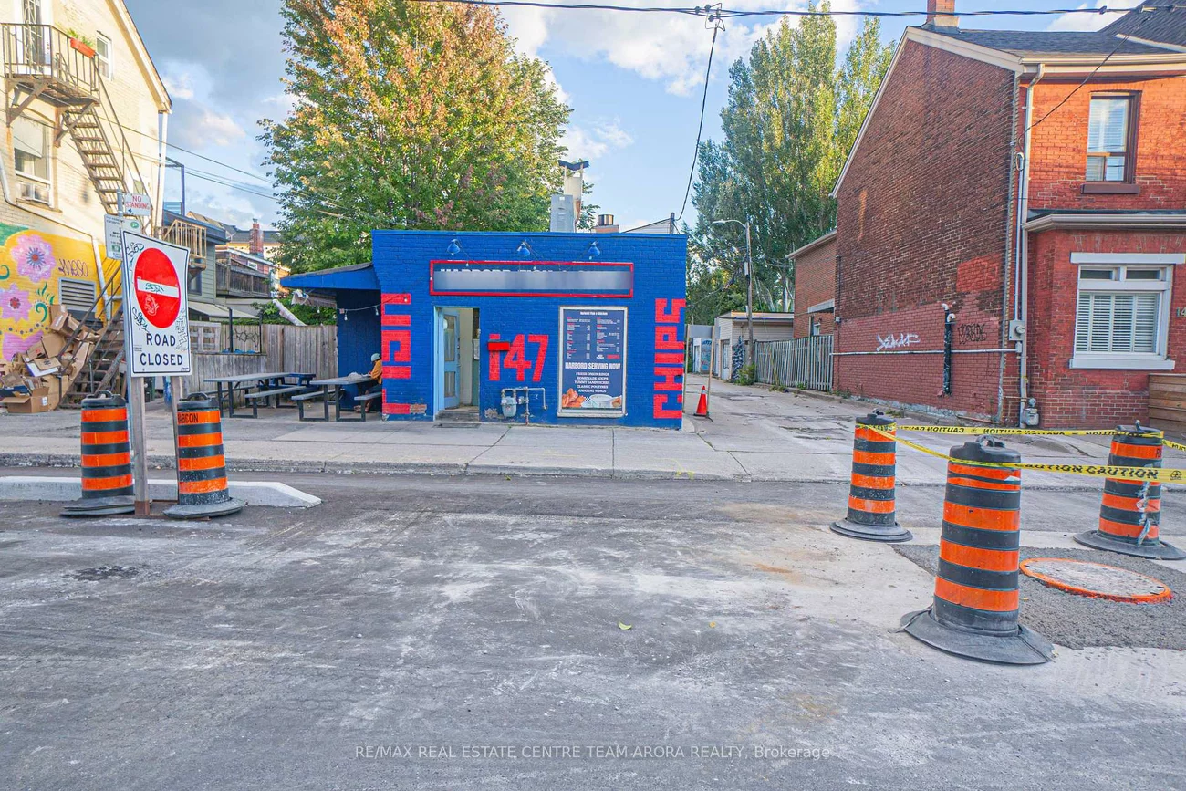 147, Harbord, University, Toronto