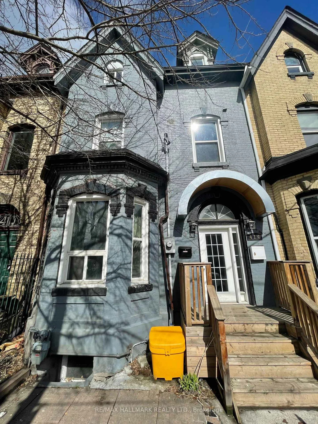 414, Dundas, Moss Park, Toronto