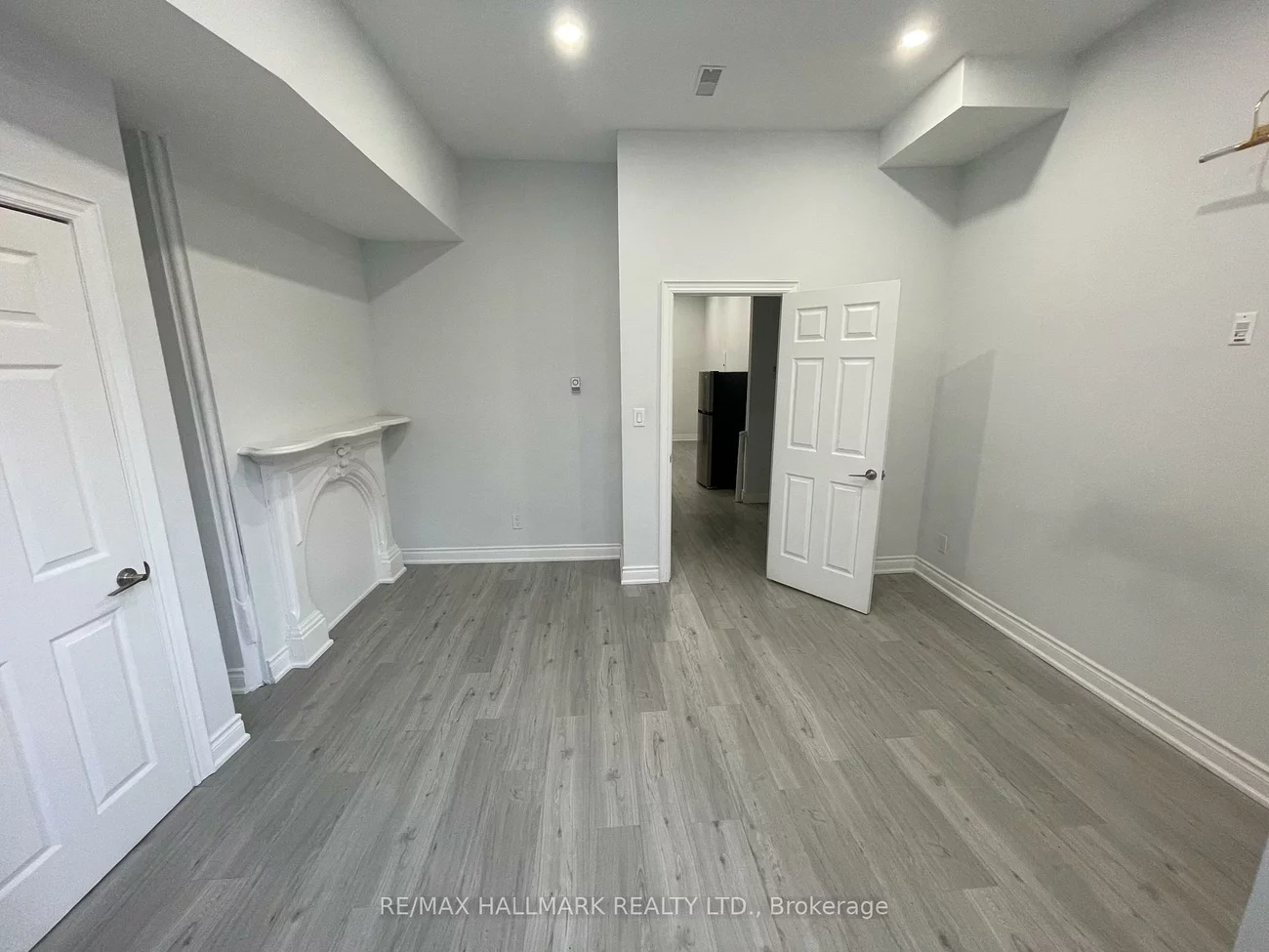 414, Dundas, Moss Park, Toronto