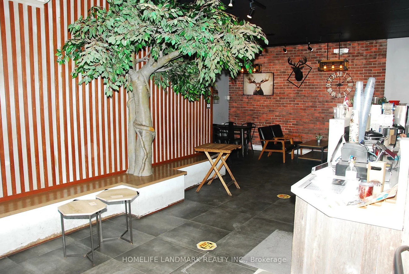 621, Bloor, Palmerston-Little Italy, Toronto