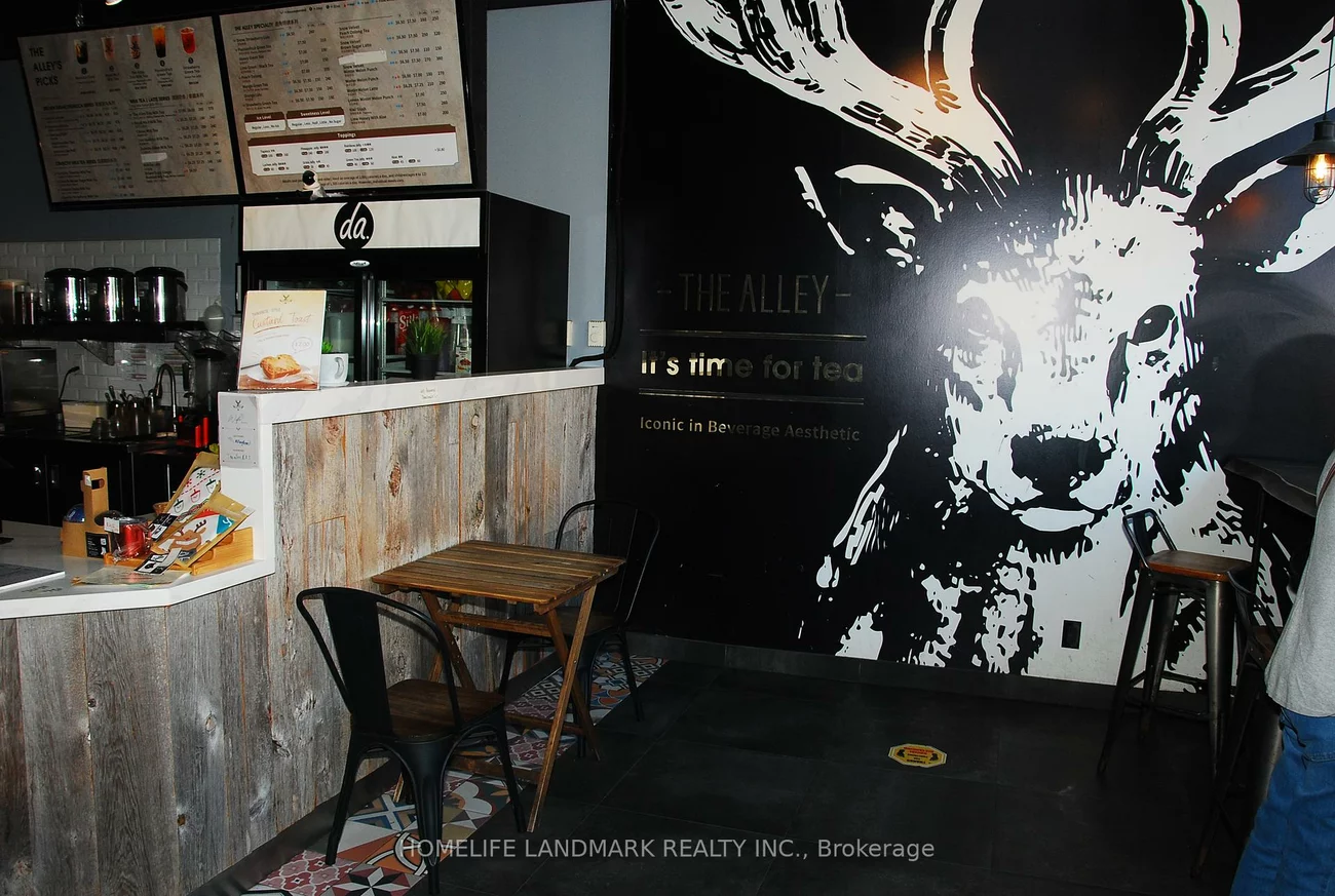 621, Bloor, Palmerston-Little Italy, Toronto