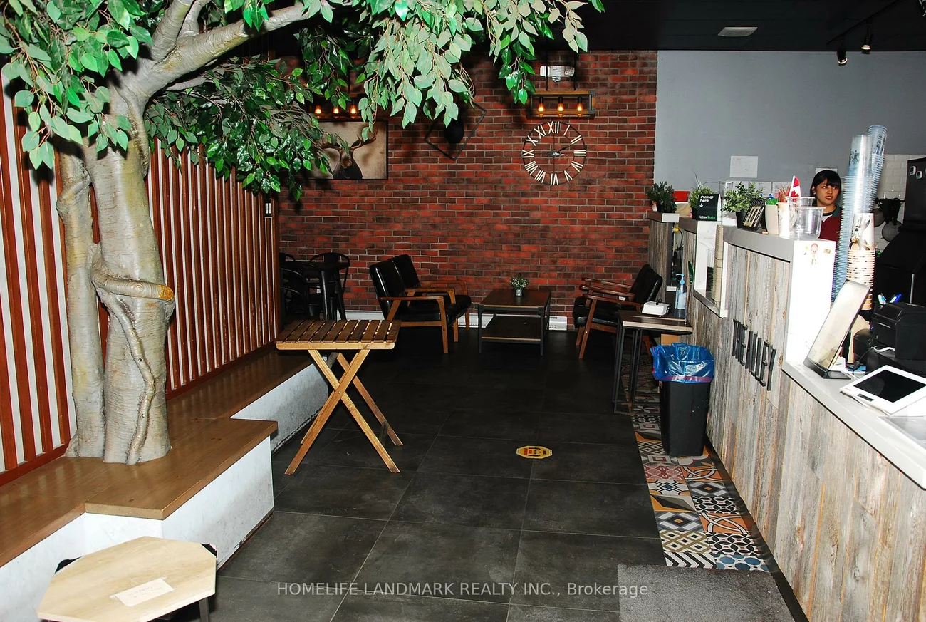 621, Bloor, Palmerston-Little Italy, Toronto