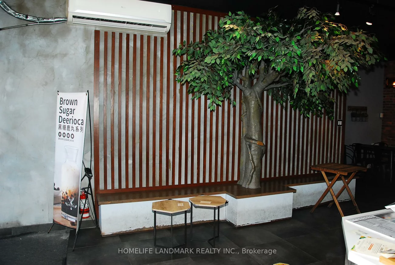 621, Bloor, Palmerston-Little Italy, Toronto