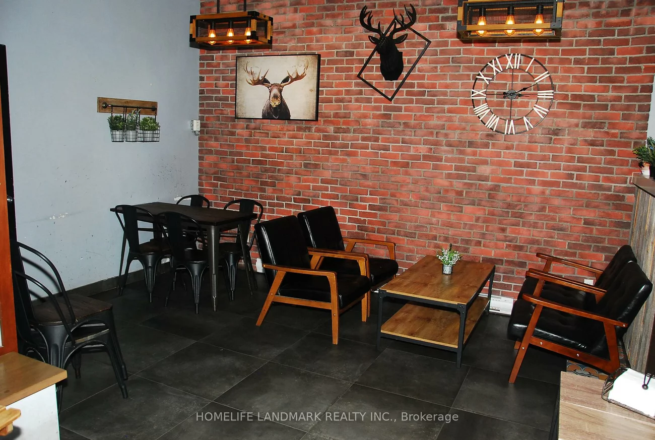 621, Bloor, Palmerston-Little Italy, Toronto