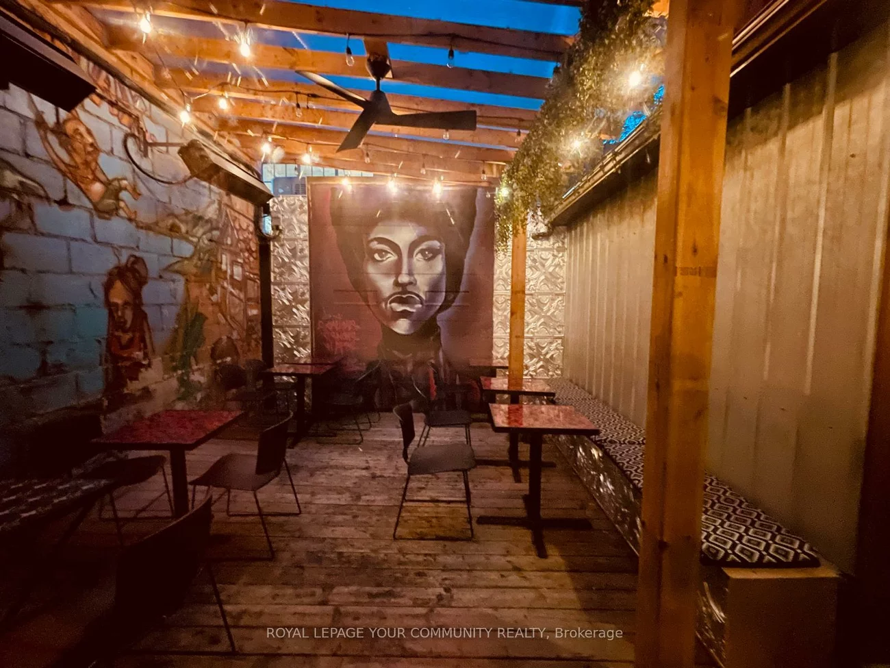 745, Queen, Trinity-Bellwoods, Toronto
