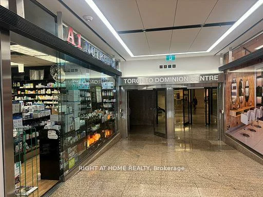 121, King, Bay Street Corridor, Toronto