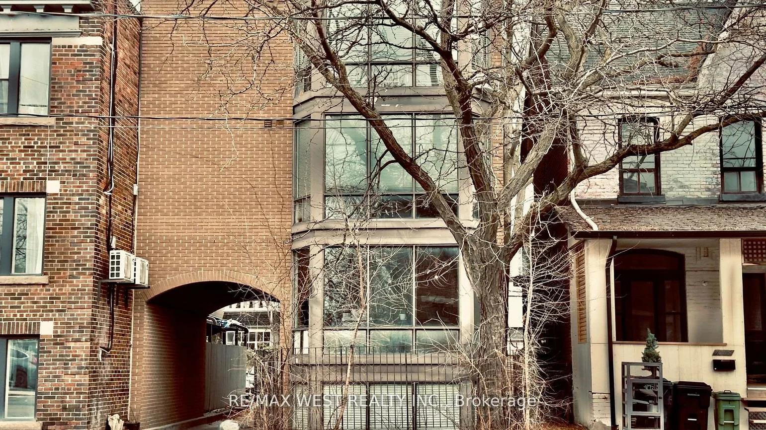 1061, Bathurst, Annex, Toronto