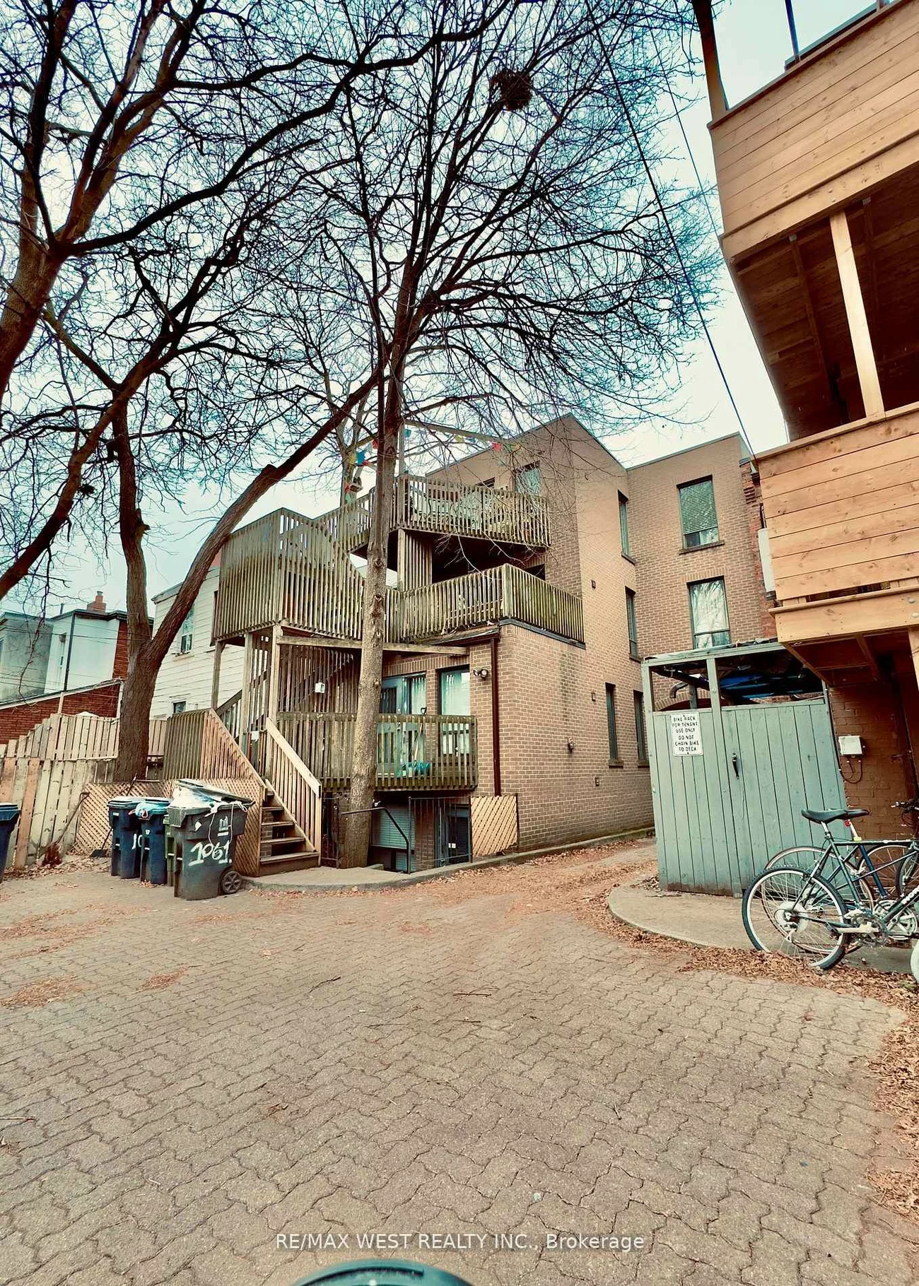 1061, Bathurst, Annex, Toronto
