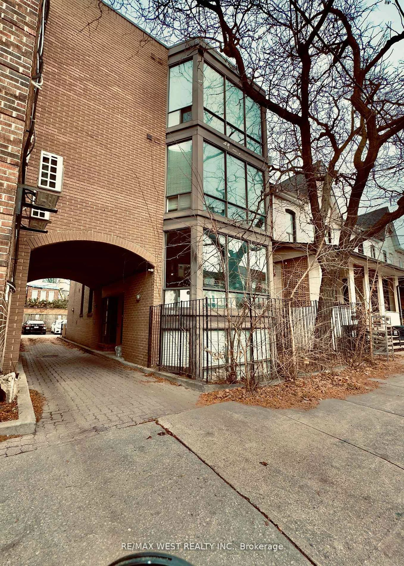 1061, Bathurst, Annex, Toronto