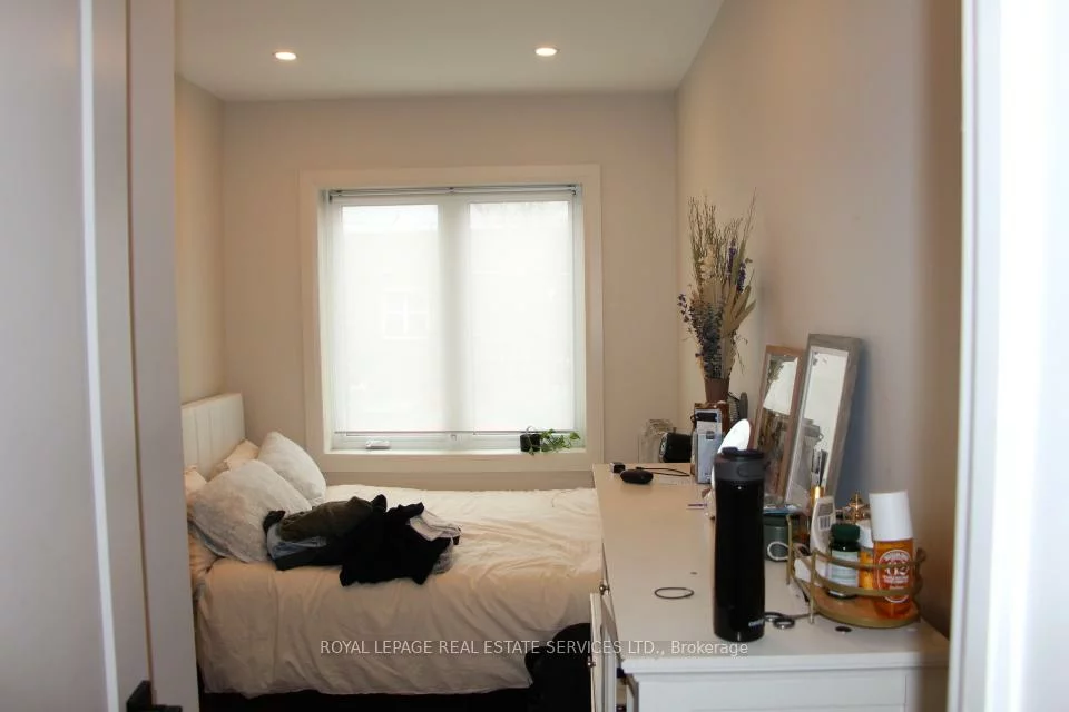 966, College, Dufferin Grove, Toronto