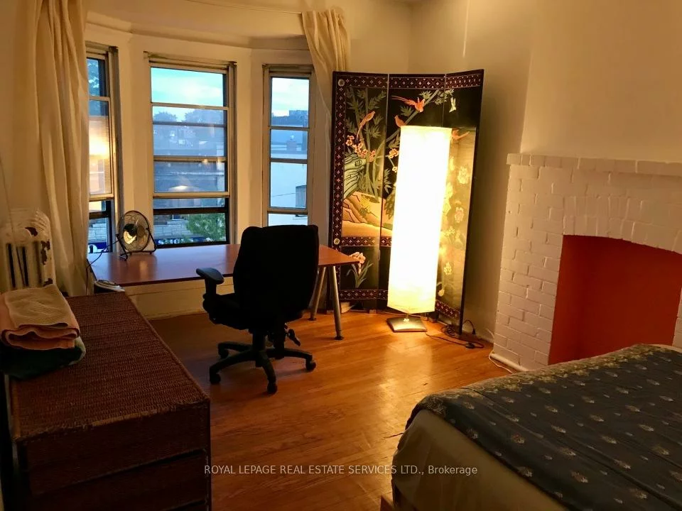 966, College, Dufferin Grove, Toronto