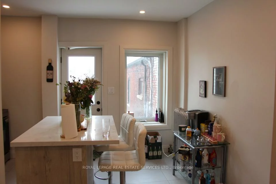 966, College, Dufferin Grove, Toronto