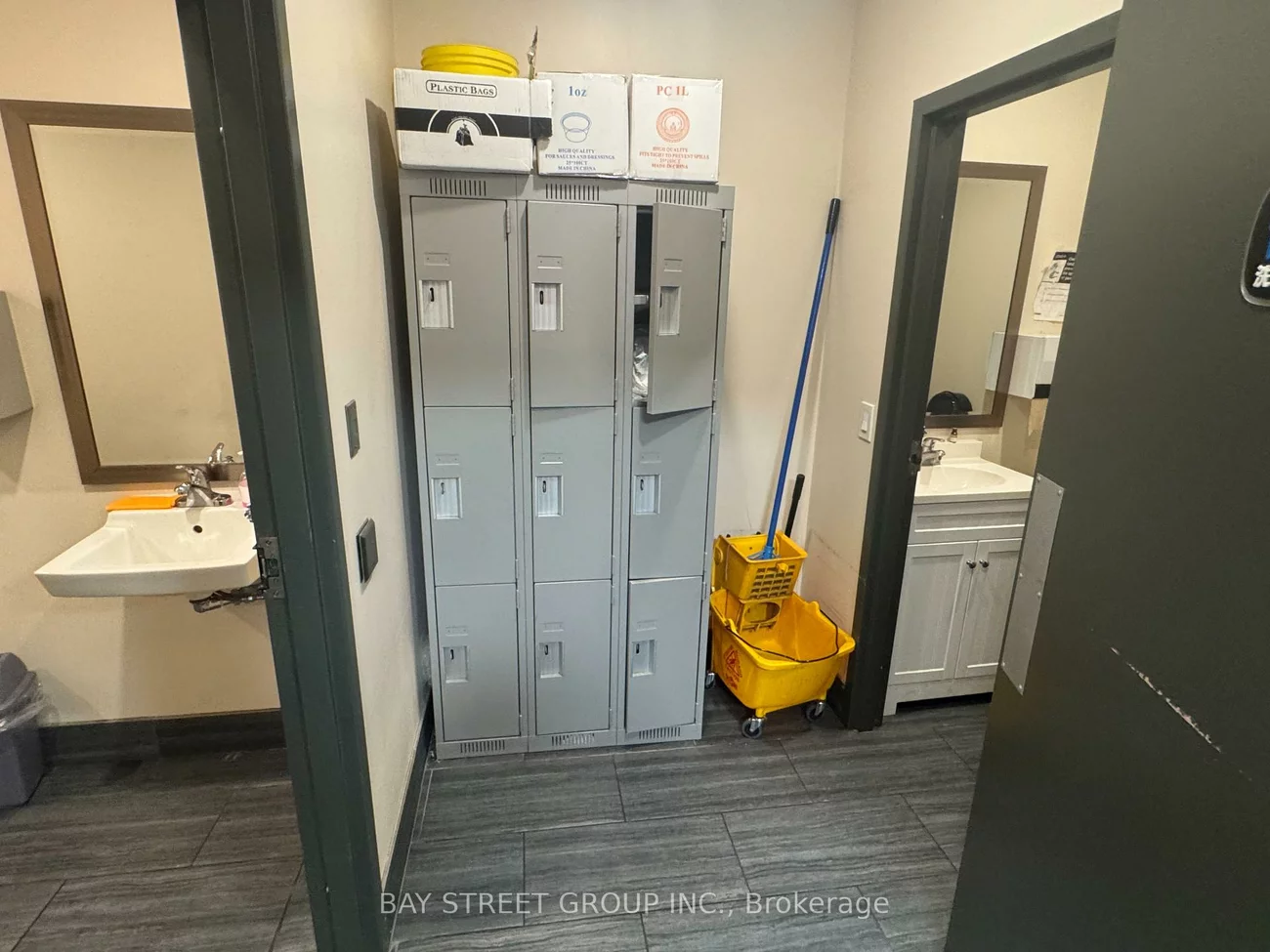 5205, Yonge, Willowdale East, Toronto