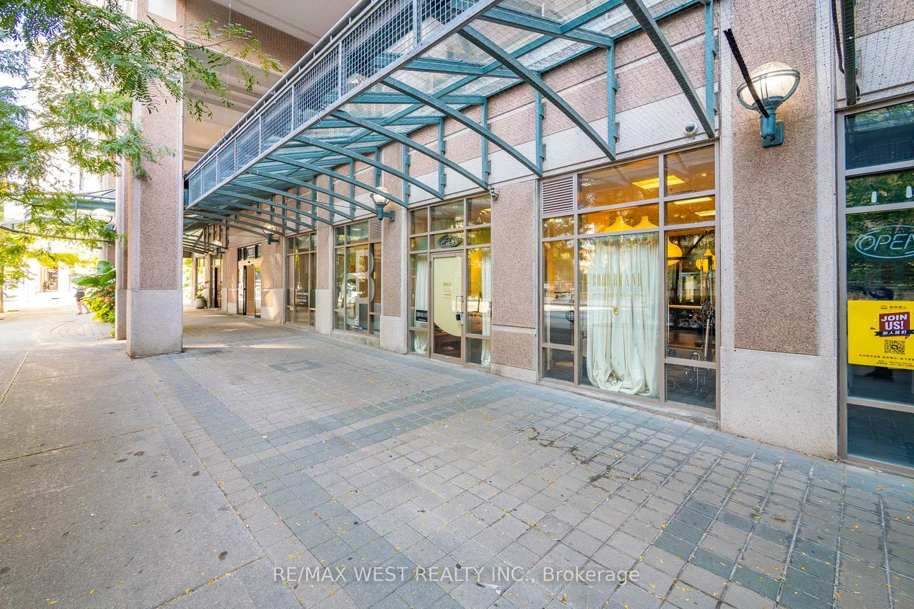 921, Bay, Bay Street Corridor, Toronto