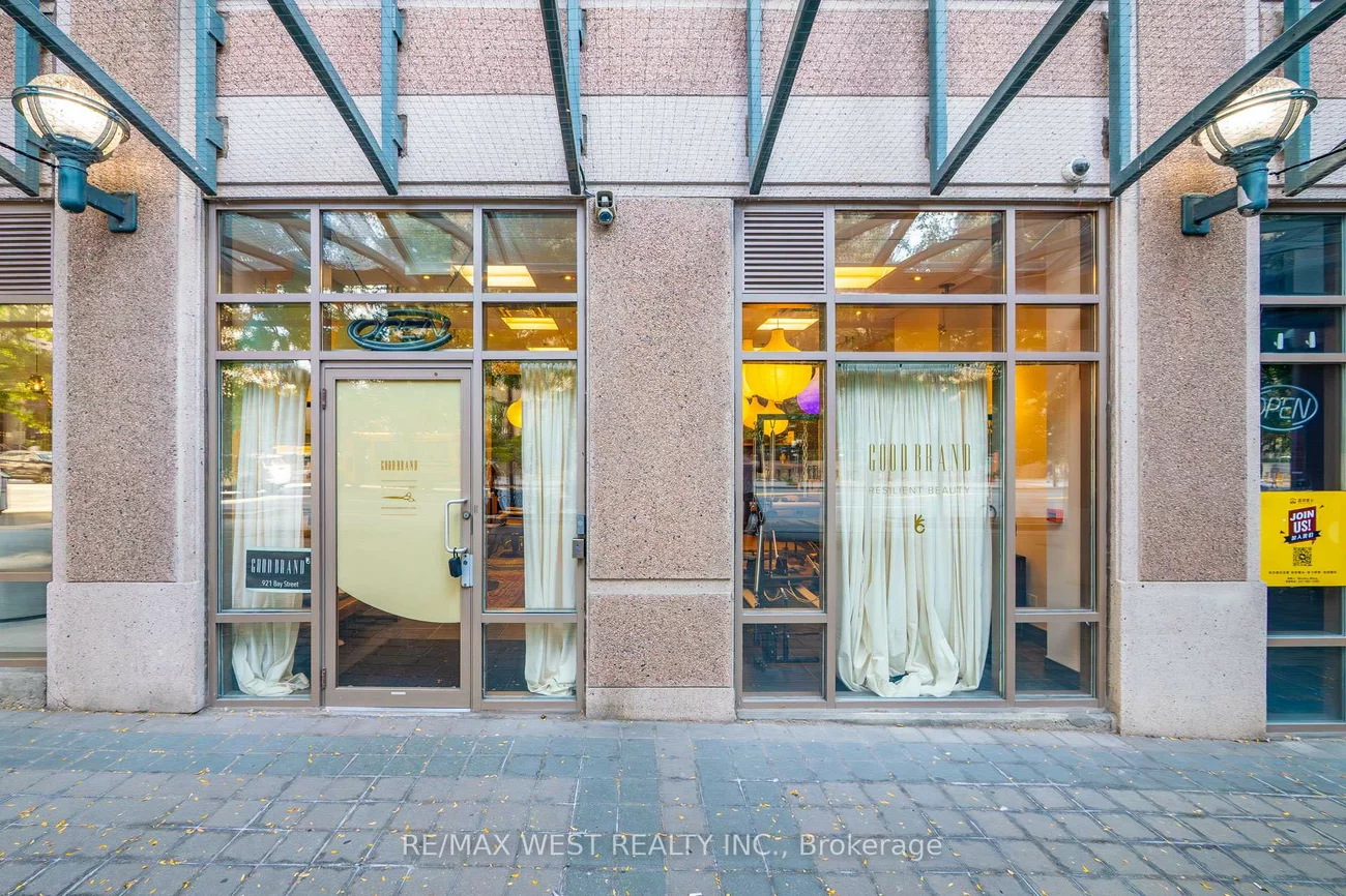 921, Bay, Bay Street Corridor, Toronto