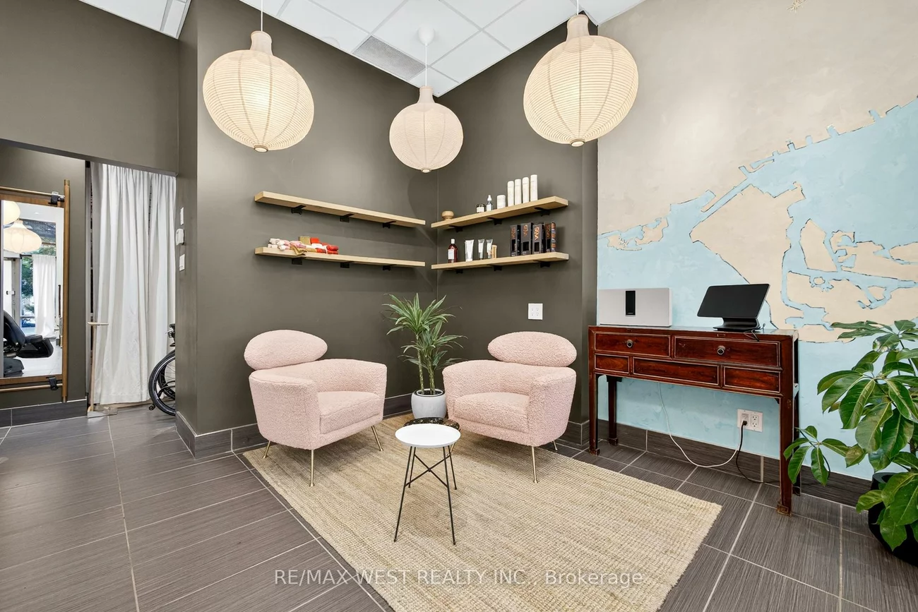 921, Bay, Bay Street Corridor, Toronto