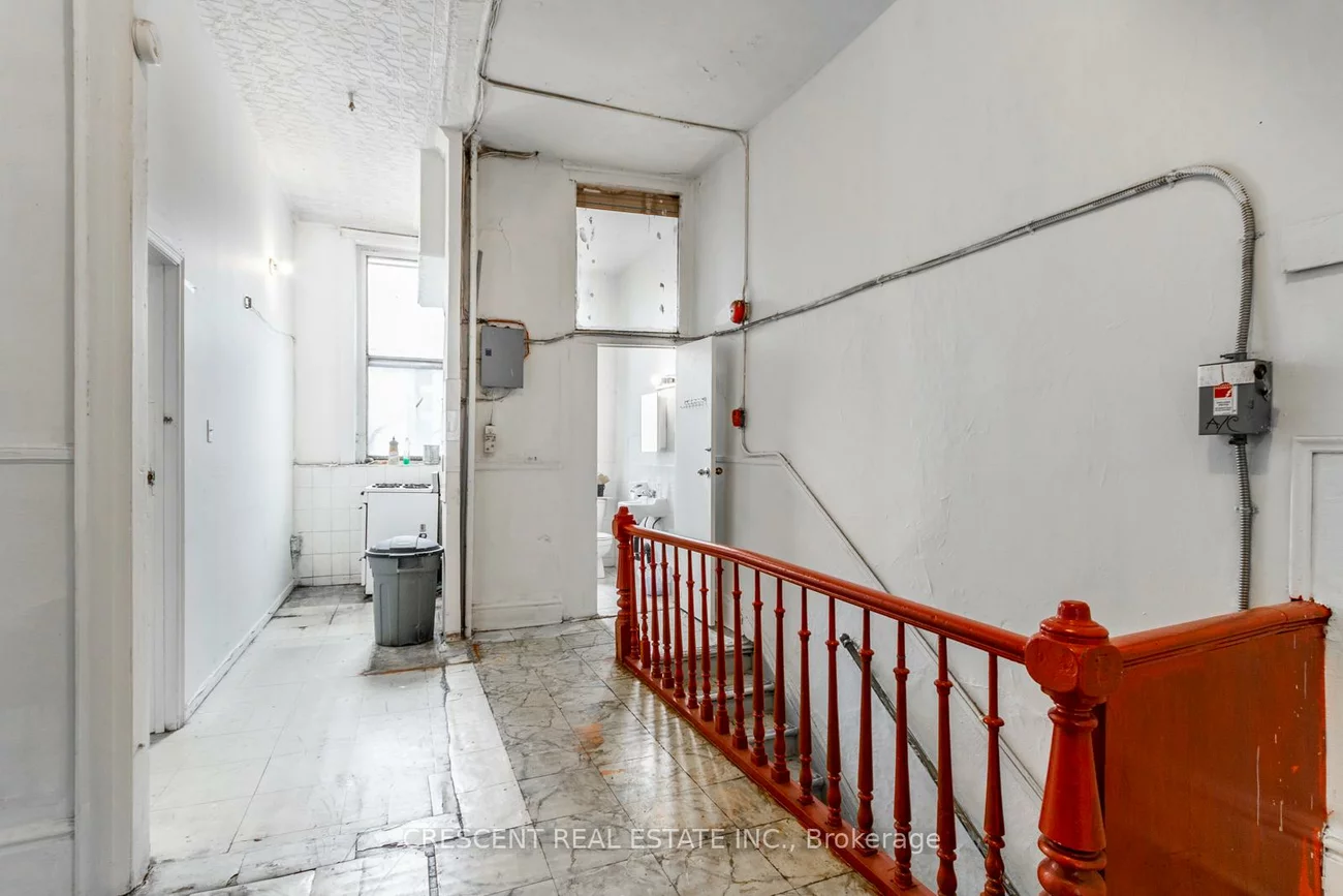 414, Queen, Kensington-Chinatown, Toronto