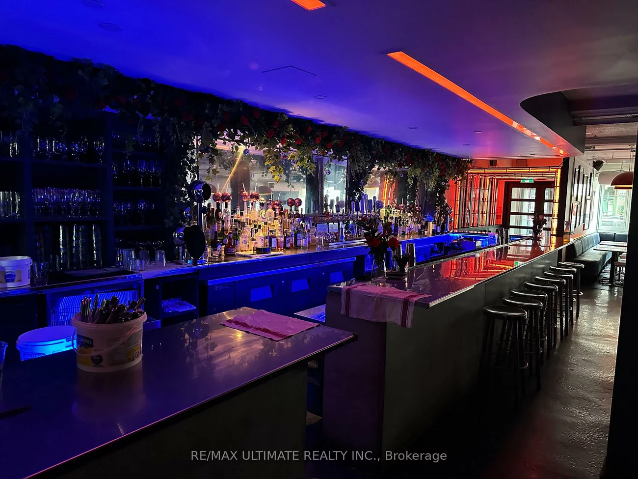 1166, Dundas, Little Portugal, Toronto