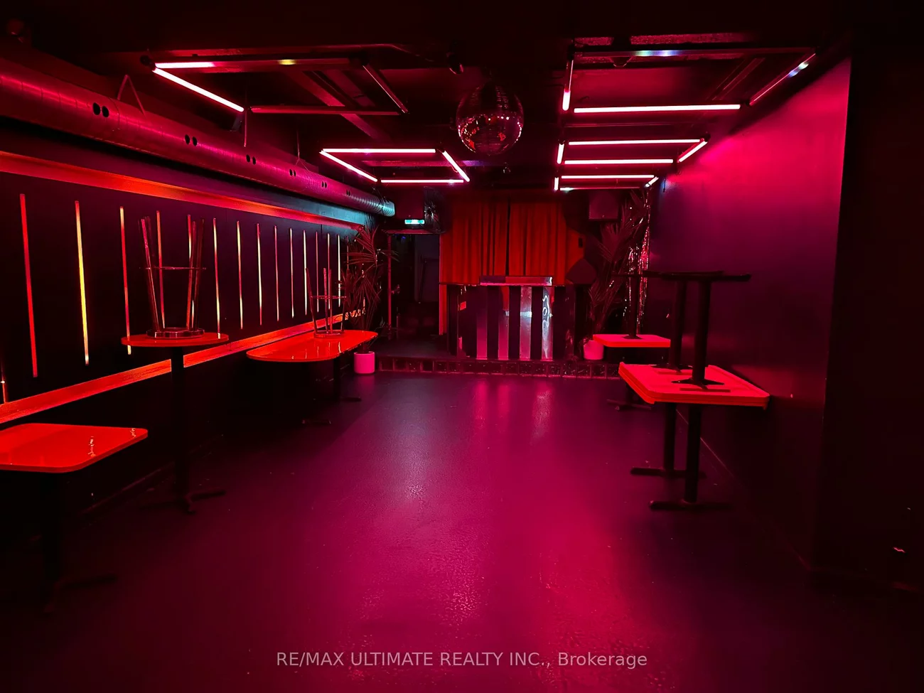 1166, Dundas, Little Portugal, Toronto