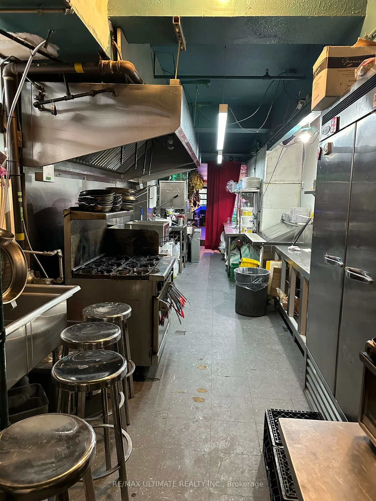 1166, Dundas, Little Portugal, Toronto