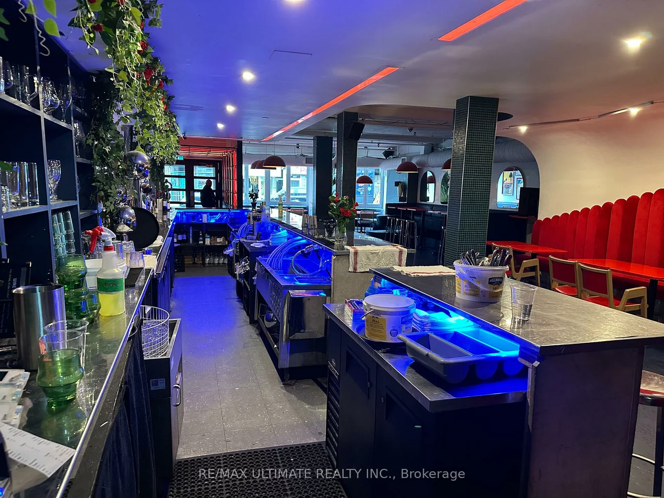 1166, Dundas, Little Portugal, Toronto