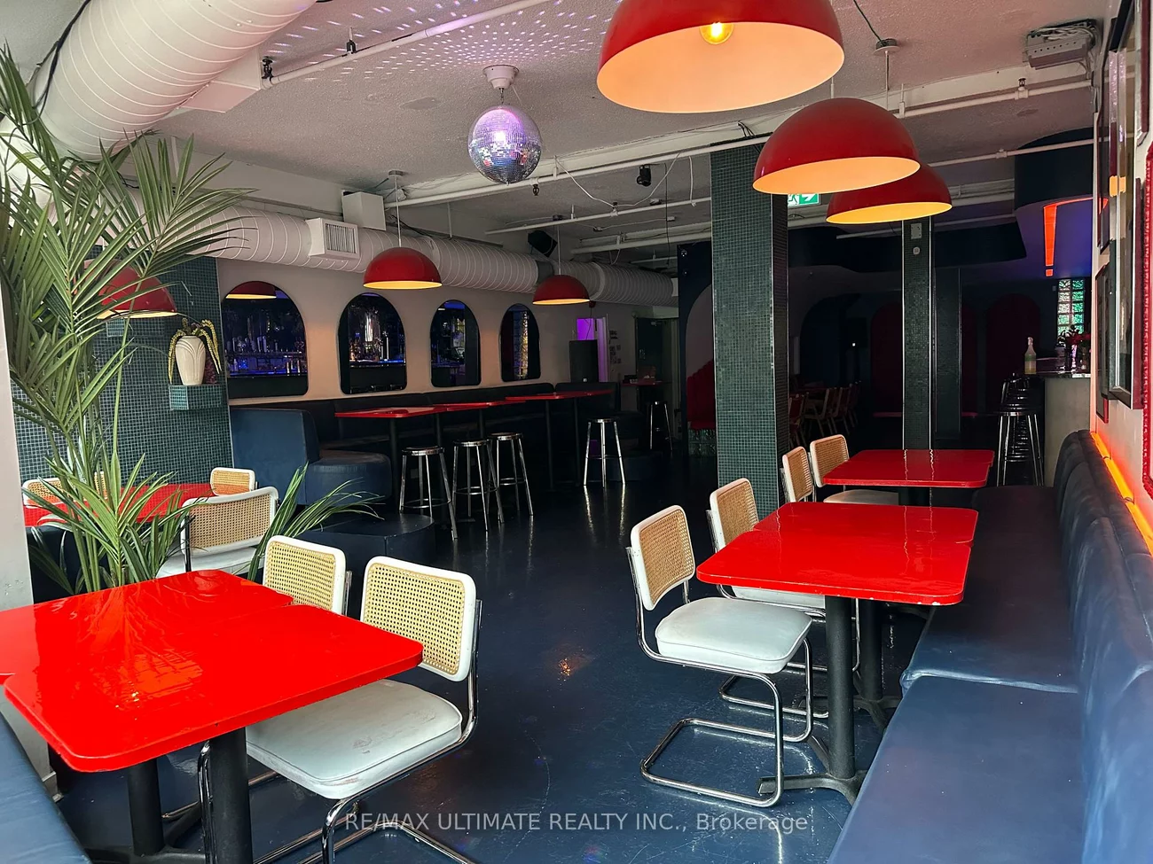 1166, Dundas, Little Portugal, Toronto