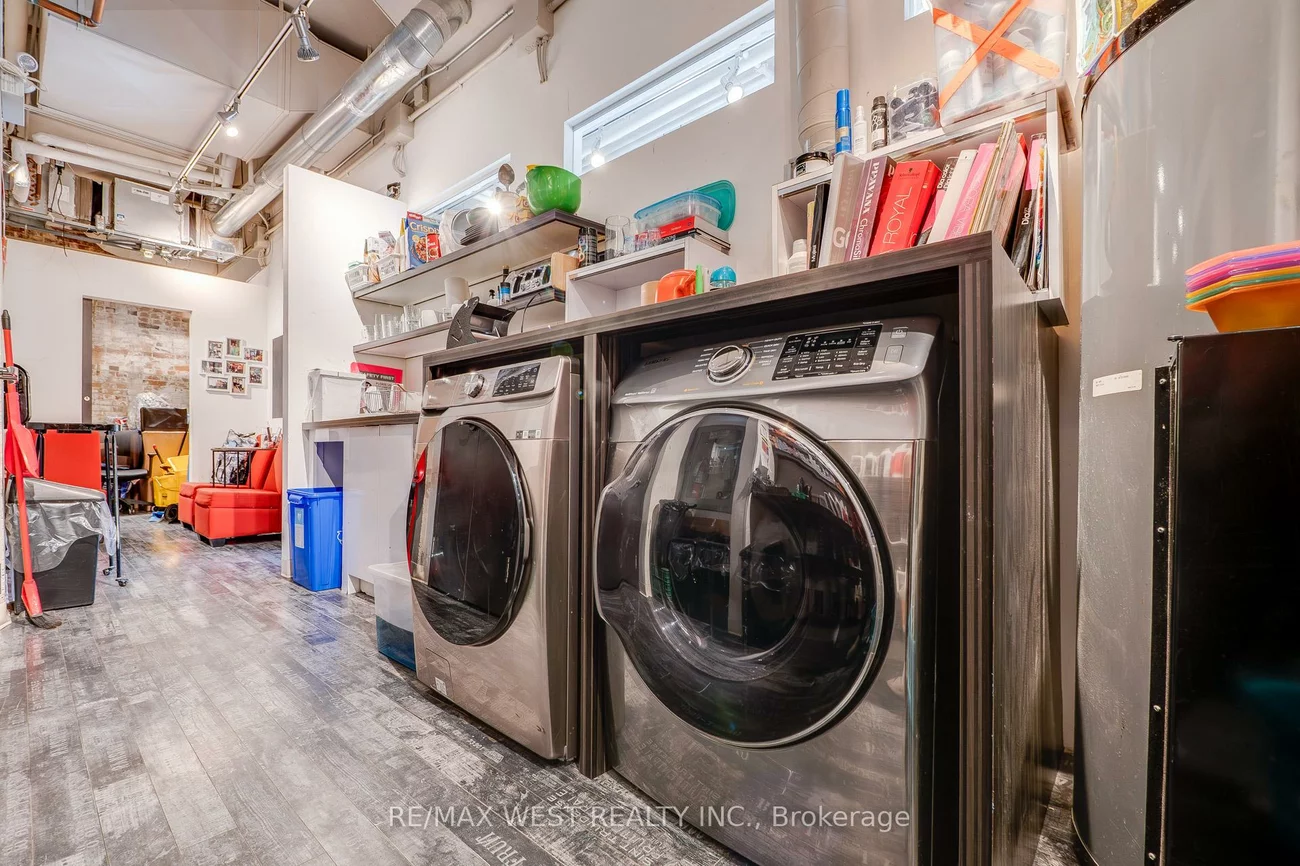 90, Distillery, Waterfront Communities C8, Toronto