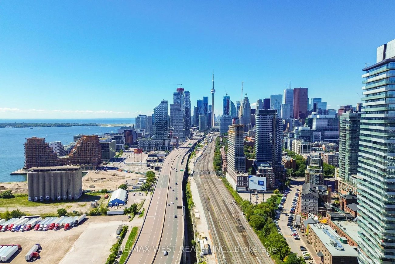 90, Distillery, Waterfront Communities C8, Toronto