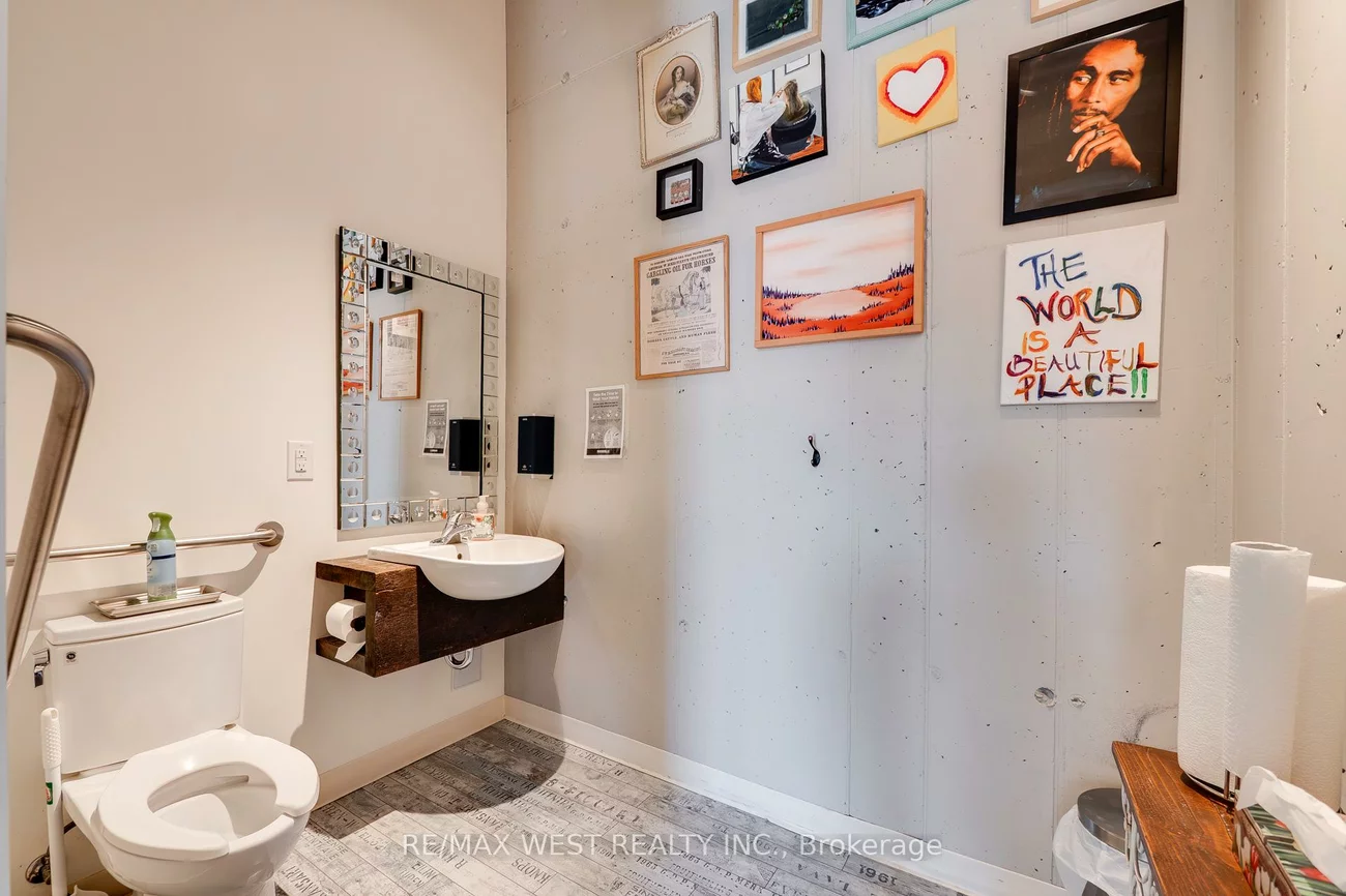 90, Distillery, Waterfront Communities C8, Toronto