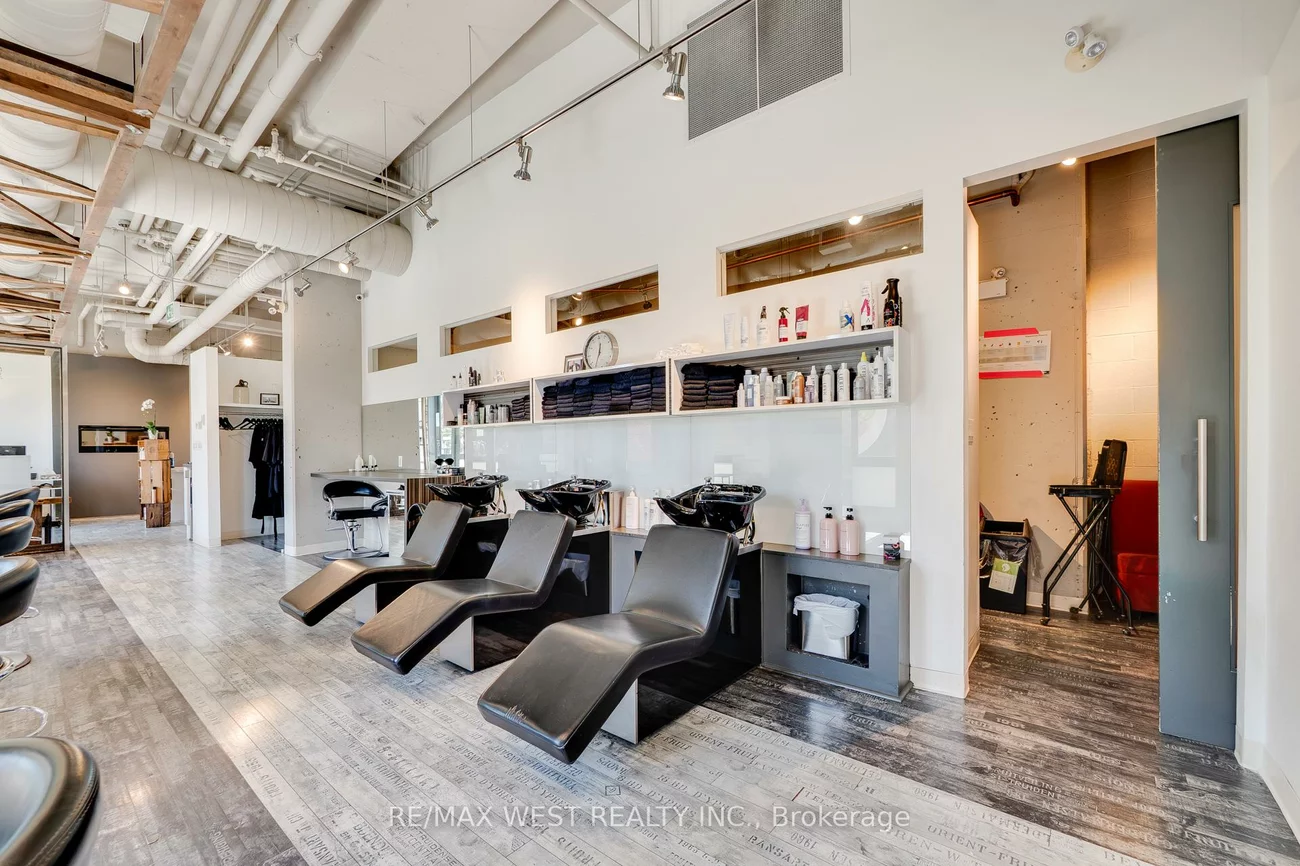 90, Distillery, Waterfront Communities C8, Toronto